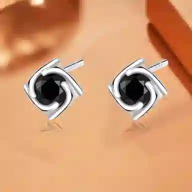 S925