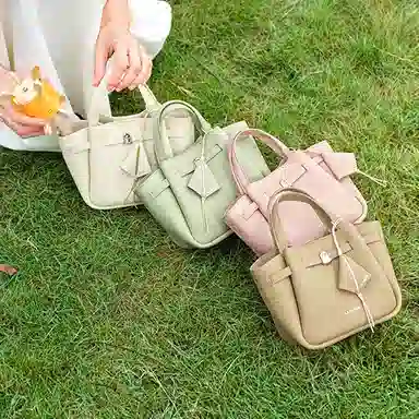 LA FESTIN Kite Series