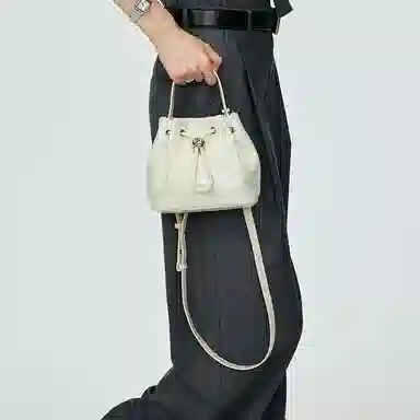 LA FESTIN Bucket Bag