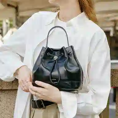 LA FESTIN Bucket Bag