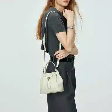 LA FESTIN Bucket Bag