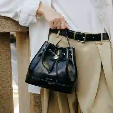 LA FESTIN Bucket Bag