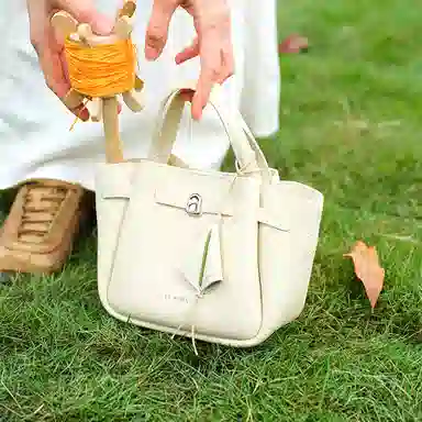 LA FESTIN Kite Series