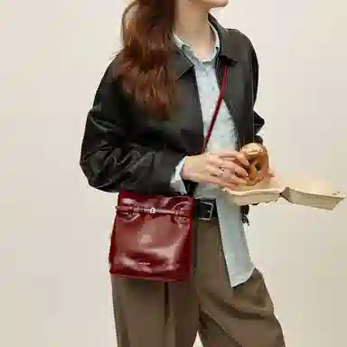 LA FESTIN Bucket Bag Red/Black