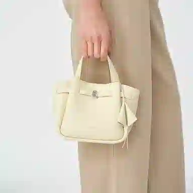 LA FESTIN Kite Series