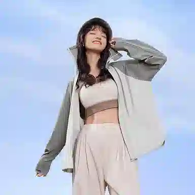 MOLY VIVI UPF100+ 2024