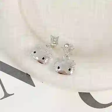 Hello Kitty KT Sparkle Earrings