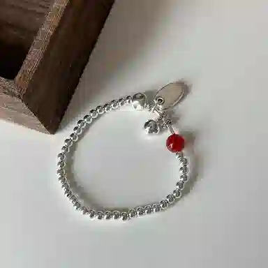 925