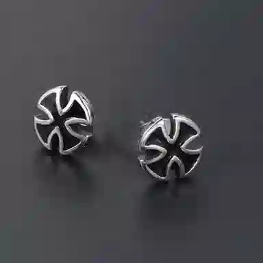 Yuanshengyi Cross Earrings