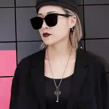 Baimuheibing Necklace