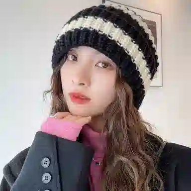 恩僾德 条纹字母宽松大头围高颜值显脸小子女秋冬天保暖护耳百搭针织堆堆帽 腈纶 绒线帽 男女同款情侣款