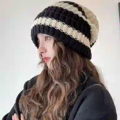 恩僾德 条纹字母宽松大头围高颜值显脸小子女秋冬天保暖护耳百搭针织堆堆帽 腈纶 绒线帽 男女同款情侣款