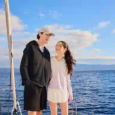 波司登 骄阳系列 夏季清爽弹力拉链轻盈时尚休闲短款显瘦 多色可选 透气凉感防晒服 女款