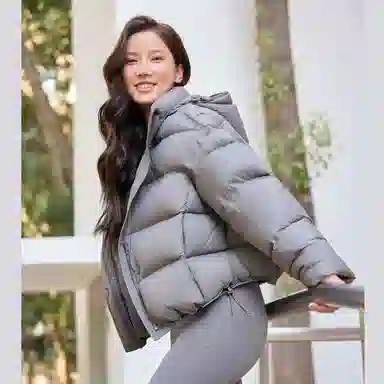 波司登 连帽纯色短款简约时尚羽绒服 女款