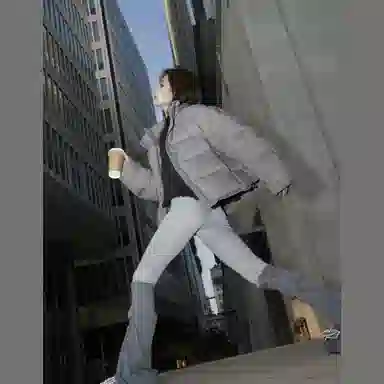 波司登 连帽纯色短款简约时尚羽绒服 女款