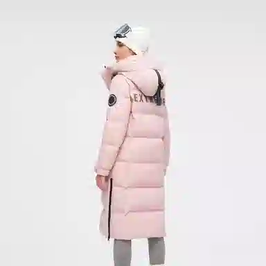 700