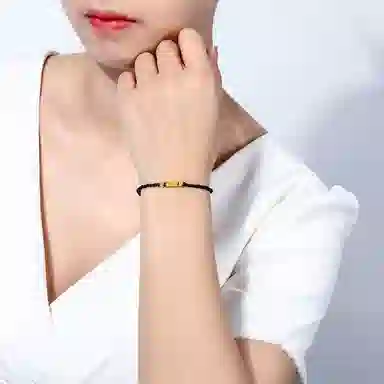 999