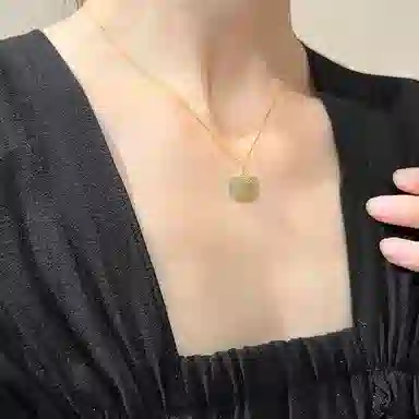 贝戈丽丝 气质如意相思豆项坠温润清雅平安扣锁骨链 配同色链 和田玉 项链 女款 青玉