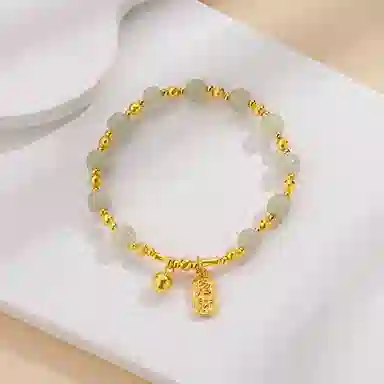 925