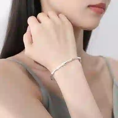 S925