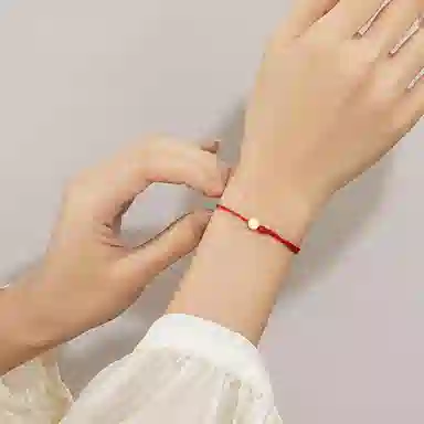 925