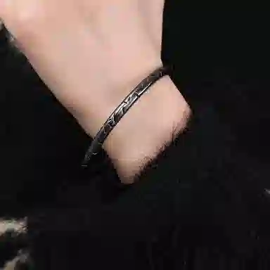 豫银 岁月篆刻 • 古风时光系列手工抛光纹理 钛合金 开口手镯 男款