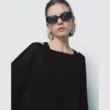 URBAN REVIVO UR T T_