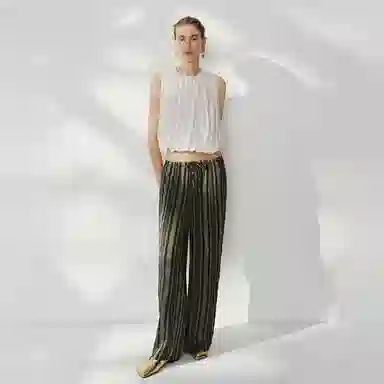 URBAN REVIVO UR T T_