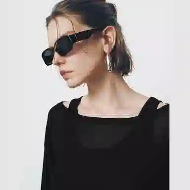 URBAN REVIVO UR T T_