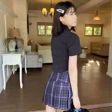 兔半眠 纯色徽章刺绣尖领短袖衬衫格纹半身裙制服套装 女款