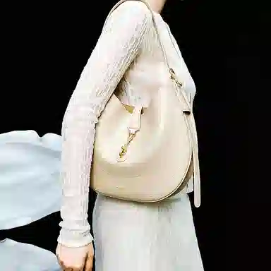 NUCELLE HOBO