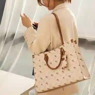 NUCELLE PVC Tote