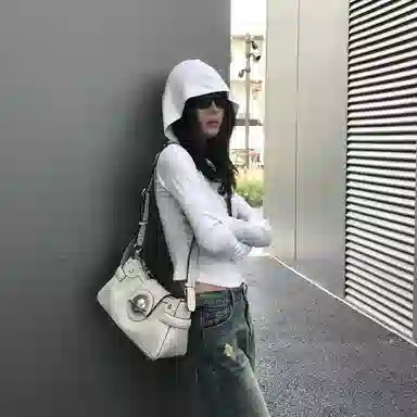 JELLYTOYBOY Soft Moon Bag White