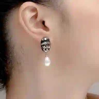 QUANDO Black Witch's Tears Silver Earrings