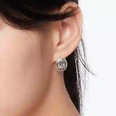 QUANDO Black Butterfly Asymmetric Earrings