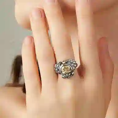 QUANDO Butterfly Cat Ring