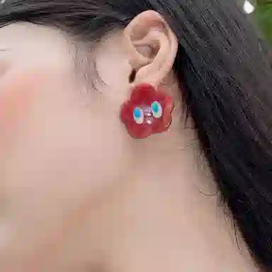 QUANDO Flower Moon Resin Earrings