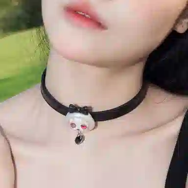 QUANDO Milky Necklace