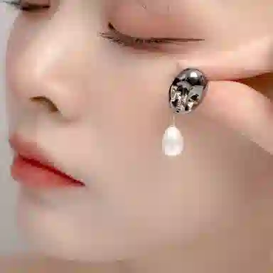 QUANDO Black Witch's Tears Silver Earrings