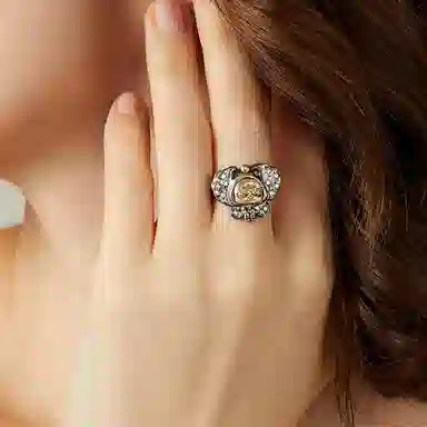 QUANDO Butterfly Cat Ring