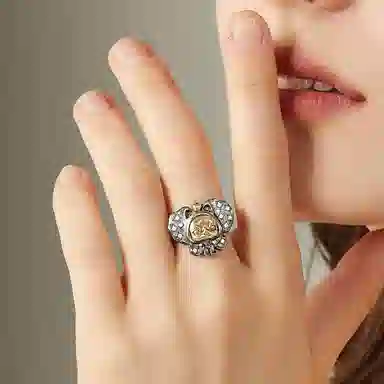 QUANDO Butterfly Cat Ring