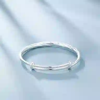 925