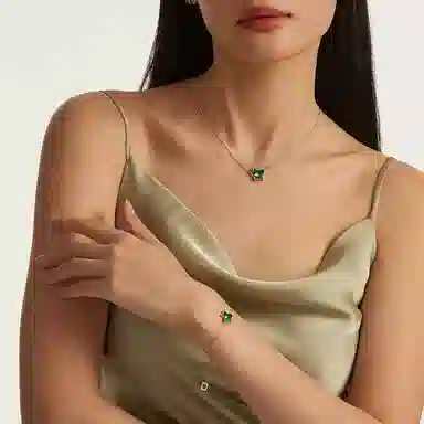 Lola Rose
