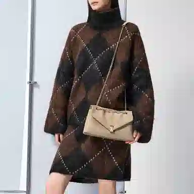 CHARLES&KEITH Envelope Chain Shoulder Bag Cream