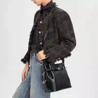 Charles & Keith Crossbody Bag Noir/Cream/Silver