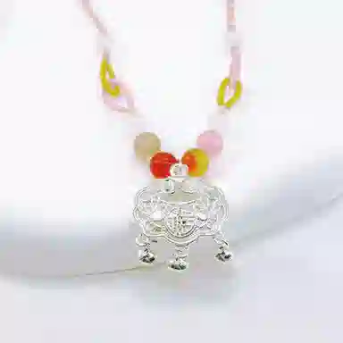 幸囍礼 【原创设计】国风平安锁福字长命锁编绳链 甜美彩色手工编织转运珠 岁岁平安甜美少女感粉色编绳锁骨链 玉髓 玉石项链 女款