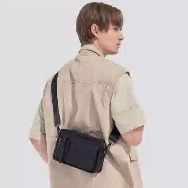 Fairwhale Crossbody Bag Black