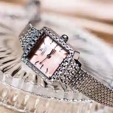 Charlotte Raffaelli CRS23011