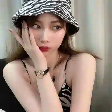 CHARLOTTE RAFFAELLI CRW003