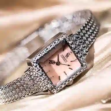 Charlotte Raffaelli CRS23011